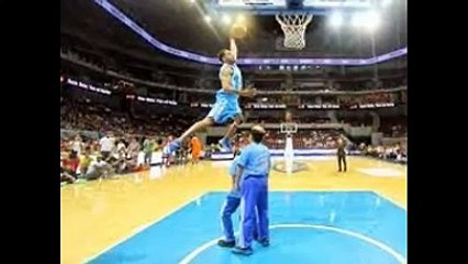 PBA- Justin Melton tries to dunk with blindfold on