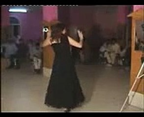 NEW PUNJABI GIRL DANCE WITH PASHTO MAST MUSIC - WEDDING PESHAWARI BEAUTY