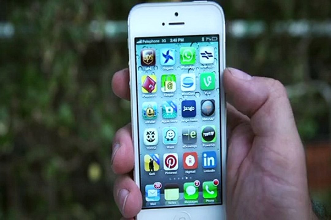 PowerUp 3.0- Fly paper plane with smartphone