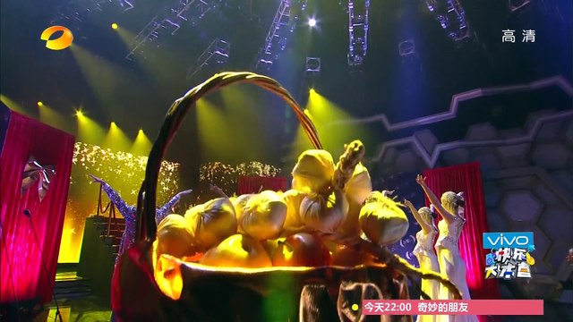 《快乐大本营》Happy Camp - 三大男神上演黄轩争夺战 霍建华绝世翘臀引尖叫 3 guys fight for cute guy【湖南卫视官方版1080P】20150307