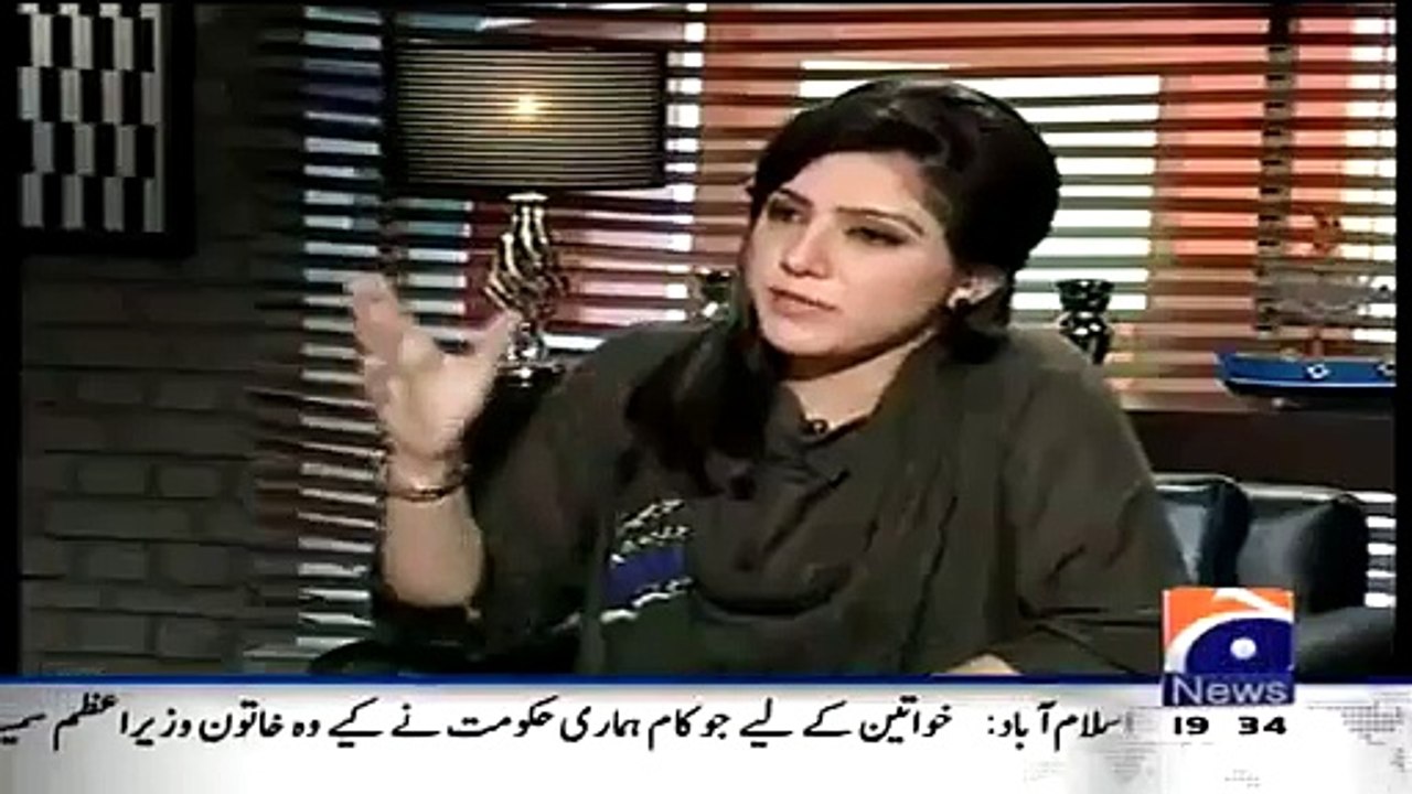 Hassan Nisar Blasted On Waqar Younis For Misbehaving With Journalist