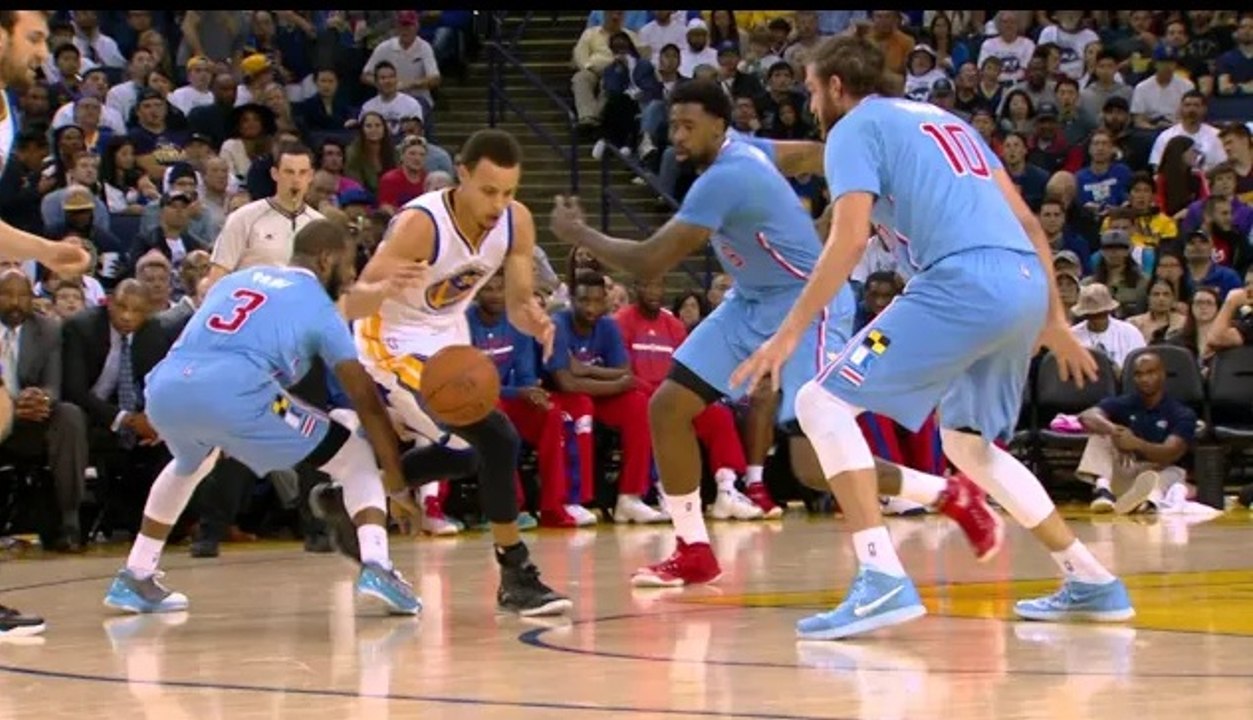 L'énorme enchaînement de dribbles et shoot en déséquilibre de Stephen Curry