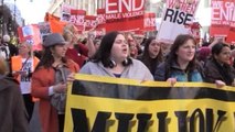 Londra'da 'Kadına Şiddet'e Davullu Protesto