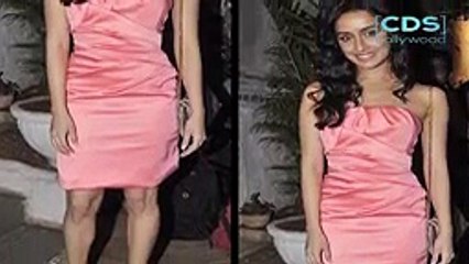 Shraddha Kapoor Exposes Her Bra.mp4
