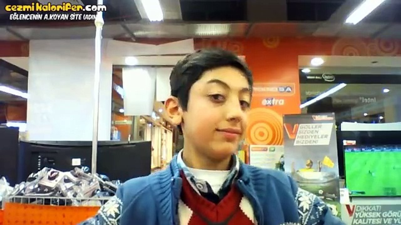 Laptop Gören Masum Çocuk
