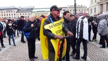 Martin Wannholt talar på demonstrationen mot Västlänken