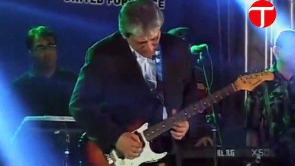 Governor sindh playing guitar