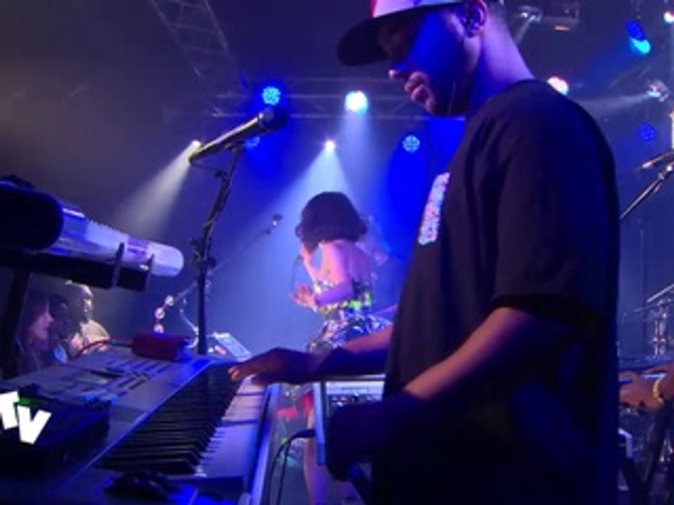 Kimbra - Settle Down - Live
