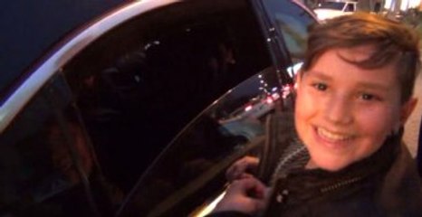 Bakan Çavuşoğlu küçük çocuğun isteğini kırmadı