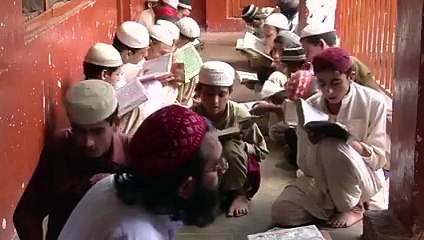 Molvi Abdul Aziz Kya Sikha Raha Hai