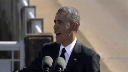 أوباما يشارك في إحياء ذكرى "الأحد الدامي"