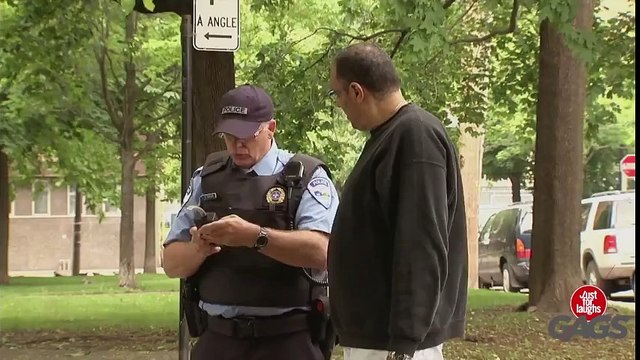 Sarhoş Polis - Kamera Şakası