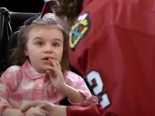 Doğuştan engelli kızın en sevdiği oyuncu ile sahaya çıkması