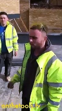 Hilarious Magic trick.. Or should i say PRANK!!!