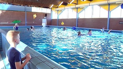 Kromowidjojo onthult bedrag tussenstand zwembad Plons - RTV Noord