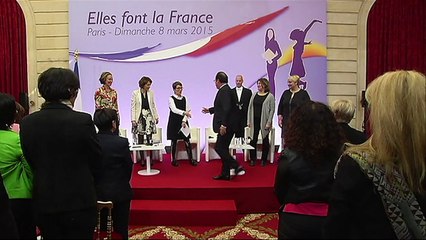 François Hollande reçoit une centaine de femmes à l'Elysée
