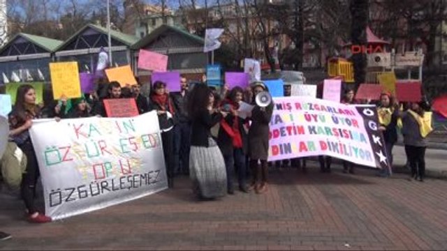 Kadına Şiddeti Tiyatro Oyunuyla Protesto Ettiler
