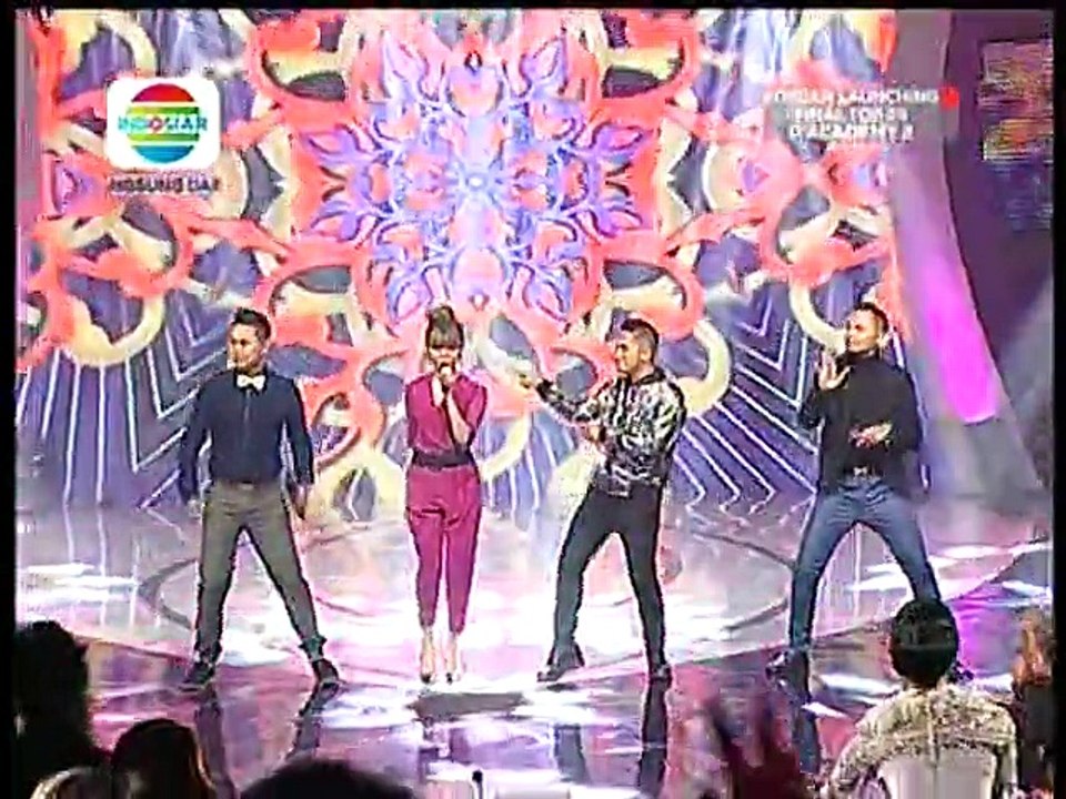 Konser Launching Konser Final Dangdut Academy 2 - Rina Nose Maju Mundur Cantik