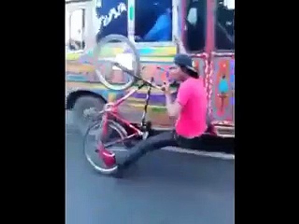 A dangerous cycle riding watch n share