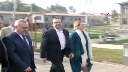 ABD'nin Ankara Büyükelçisi, 8 Mart'ı Diyarbakır Sokaklarında Eşiyle Geçirdi