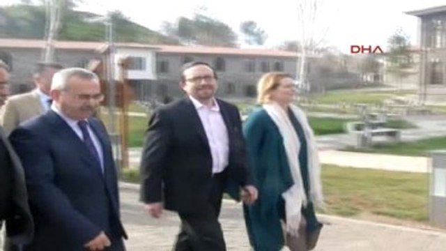 ABD'nin Ankara Büyükelçisi, 8 Mart'ı Diyarbakır Sokaklarında Eşiyle Geçirdi