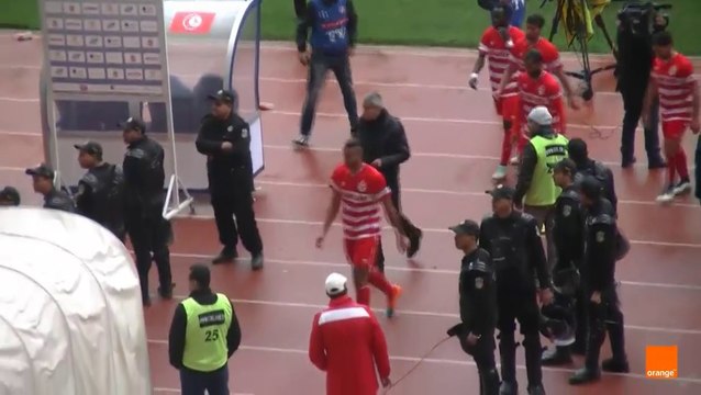 شاهد ردة فعل جمهور الإفريقي تجاه اللاعبين إثر نهاية المباراة