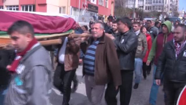 Maçta Kalp Krizi Geçirerek Ölen Taraftarın Cenazesi Defnedildi