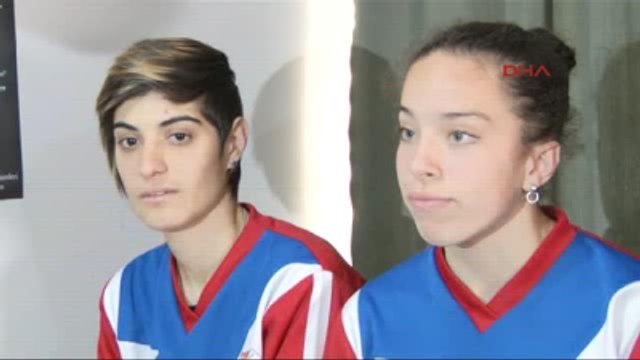 Kadınlar Gününde Darp Edilen Kadın Futbolcular Yaşadıklarını Anlattı