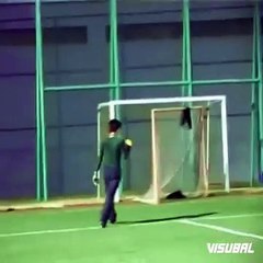 ¡El penalti mas ‘friki’ de la historia!