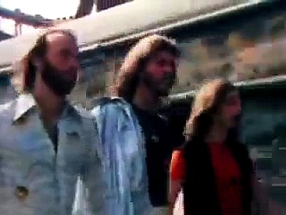 Bee Gees - Stayin' Alive (1977)