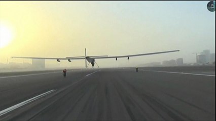 L'avion Solar Impulse 2 décolle pour son premier tour du monde sans carburant