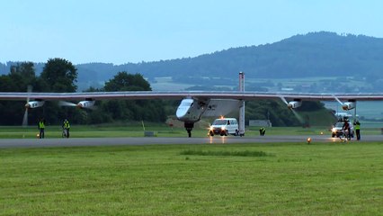 Décollage du Solar Inpulse 2