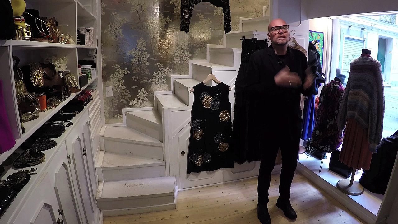 CRISTIANO GATTO - LA MODA CON LA "m" MINUSCOLA - Lustrini e paiettes
