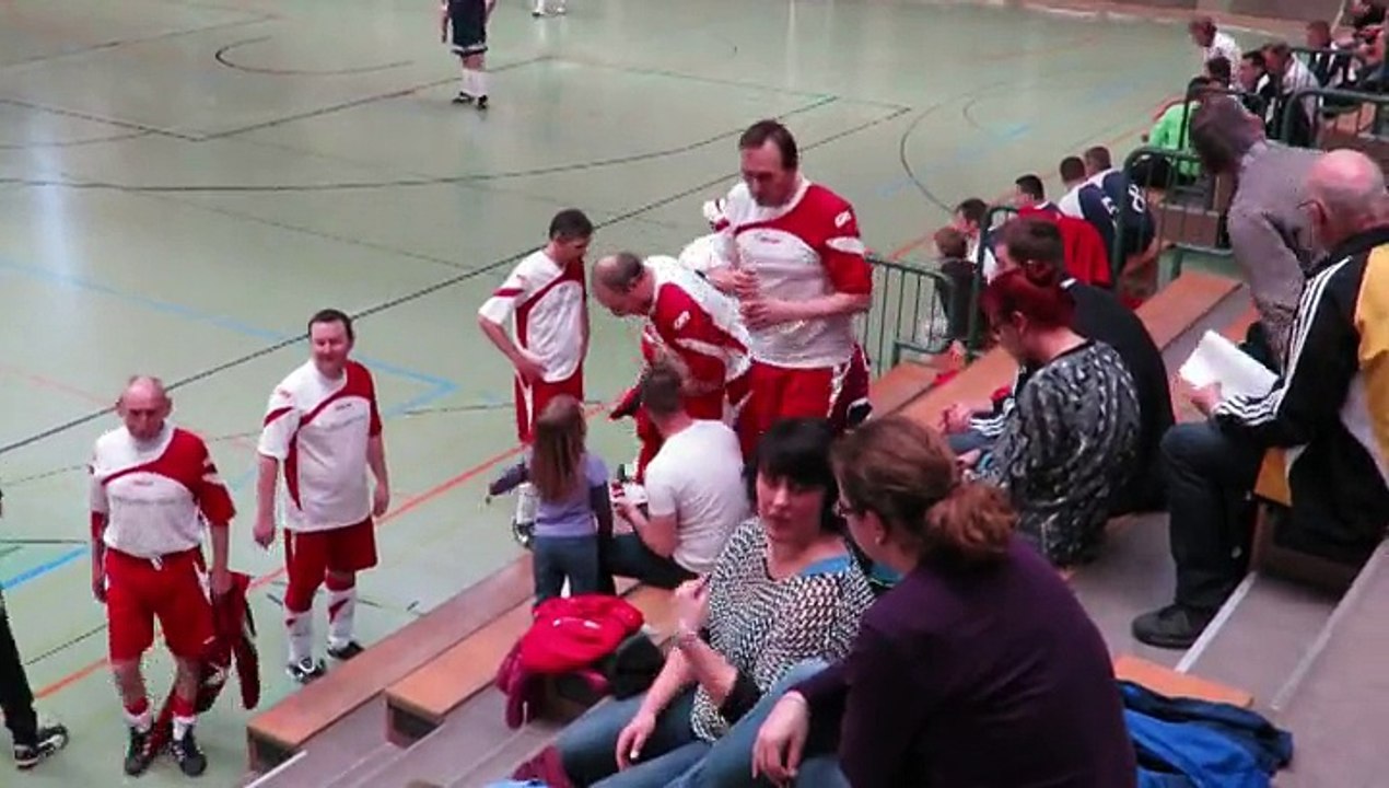 2015 – Die AH-Mannschaft beim Hallenturnier gegen Pollenfeld