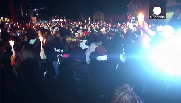 Usa, terzo giorno di mobilitazione per il 19enne afroamericano disarmato ucciso dalla polizia