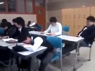 Bu Kadar Salak Bir İnsan Olamaz...