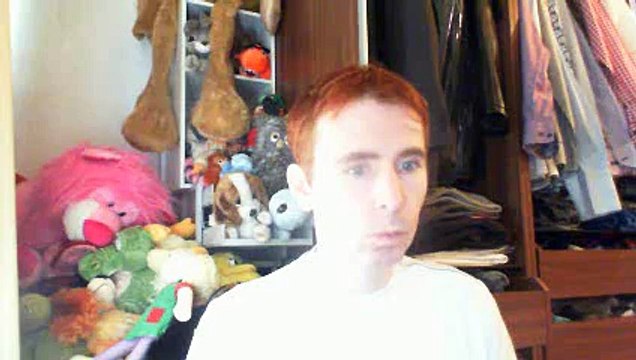 Wiwi égratigne action man de Village People