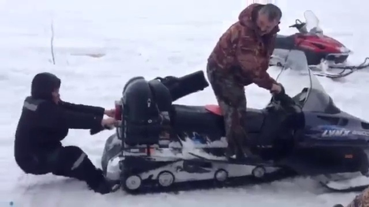 Moto de nieve + Vodka = Idea