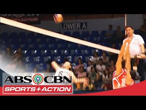 UAAP 77: Villanueva sends a cross court spike!