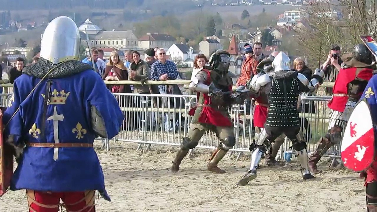 Un round de béhourd au château médiéval de Château-Thierry