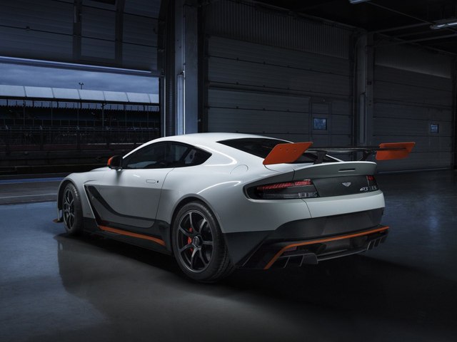 Aston Martin Vantage GT3 2015