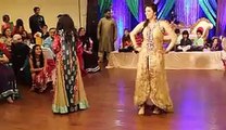 Pakistani Wedding Mehndi Night BEST Dance On  Mehndi Taan Sajdi