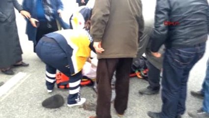 Sakarya - Trafik Kazasında Can Veren 35 Yıllık Hayat Arkadaşının Başında Gözyaşı Döktü