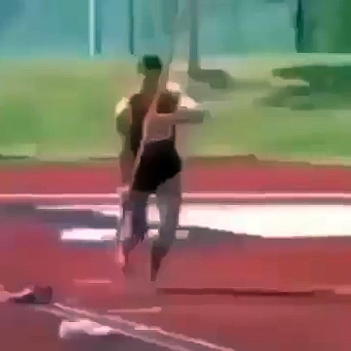 funny sports video ( by ewallbuzz.com )