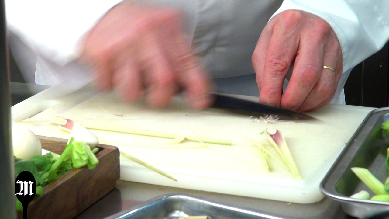Astuce de chef : comment cuisiner la citronnelle avec William Ledeuil ?