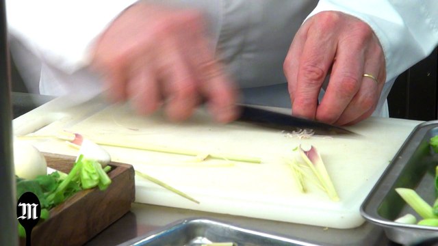 Astuce de chef : comment cuisiner la citronnelle avec William Ledeuil ?