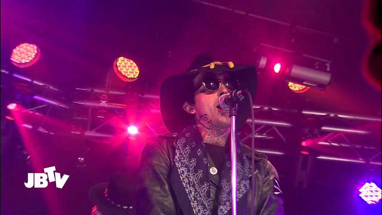 Yelawolf - Whiskey In A Bottle - Live