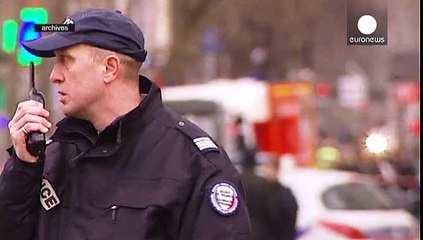 Télécharger la video: Detenidas cuatro personas en Francia, incluida una gendarme, por los atentados yihadistas de enero