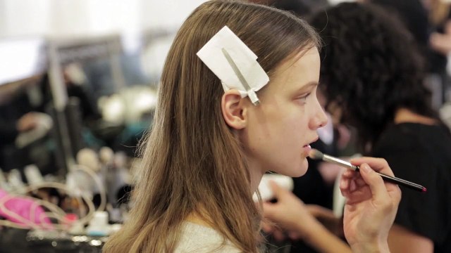 Les cheveux du défilé Chloé automne-hiver 2015-2016 par Eugene Souleiman