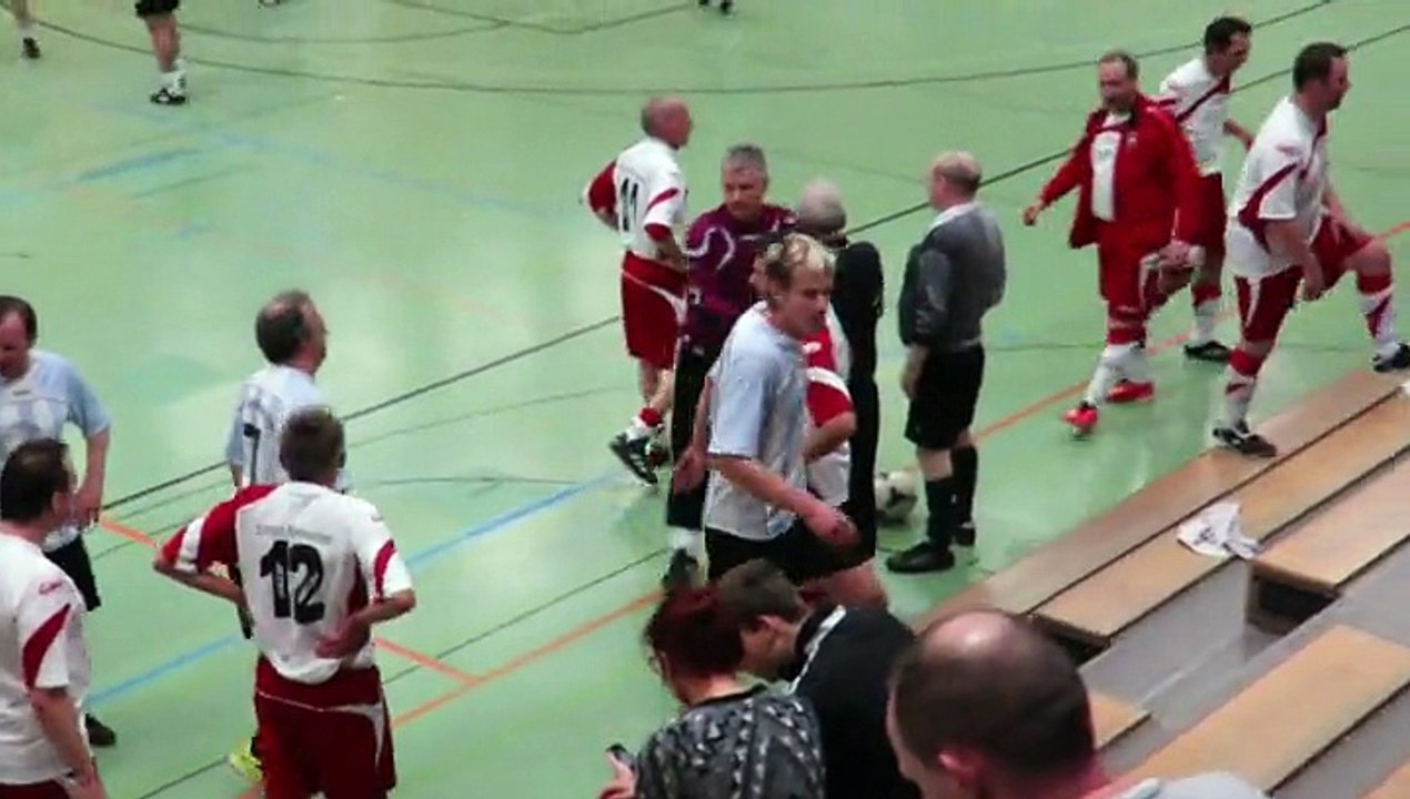 2015 – Die AH-Mannschaft beim Hallenturnier gegen Heidenheim